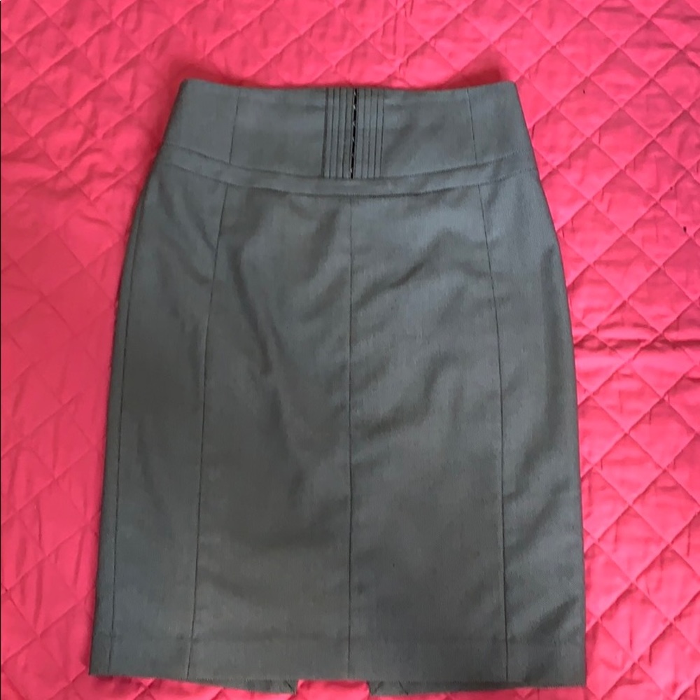 Elegant pencil skirt. Express Design Studio.